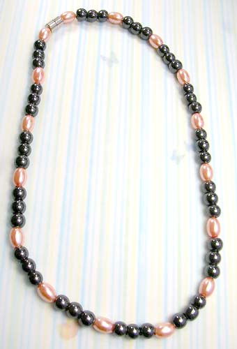 Metaphysical and healing product wholesale supply magnetic hematite necklace with imitated pearl and black beads